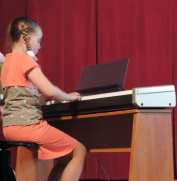 Záverečný koncert ZUŠ Záverečný koncert ZUŠ