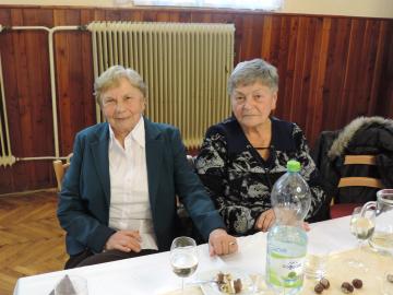 Posedenie pre seniorov Posedenie pre seniorov
