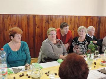 Posedenie pre seniorov Posedenie pre seniorov