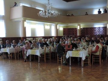 Posedenie pre seniorov Posedenie pre seniorov