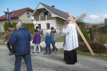 Krížová cesta po obci Krížová cesta po obci